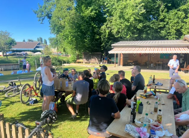 Kinder und Erwachsene am Familienplausch des RV Arbon